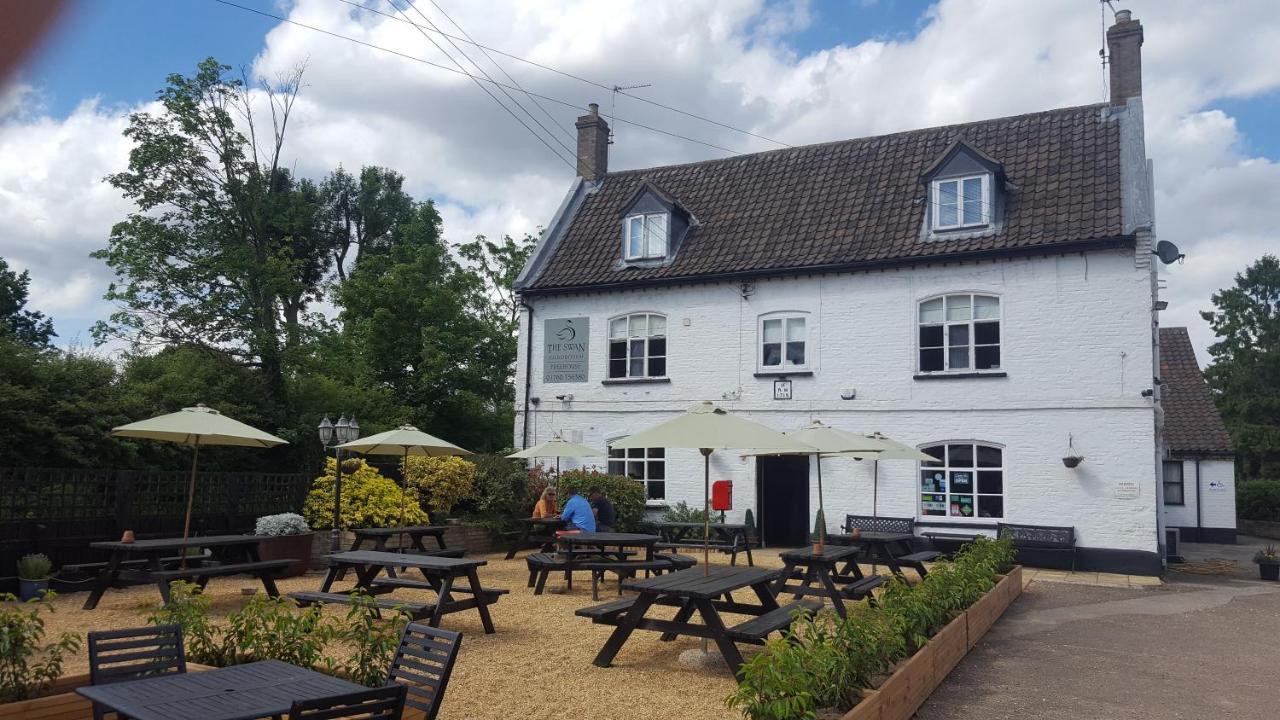 The Swan Inn Hilborough Exterior foto